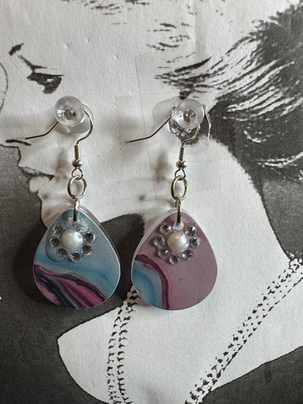 Marbled Teardrop Dangle Earrings with Pearl Accent - Pink & Blue
